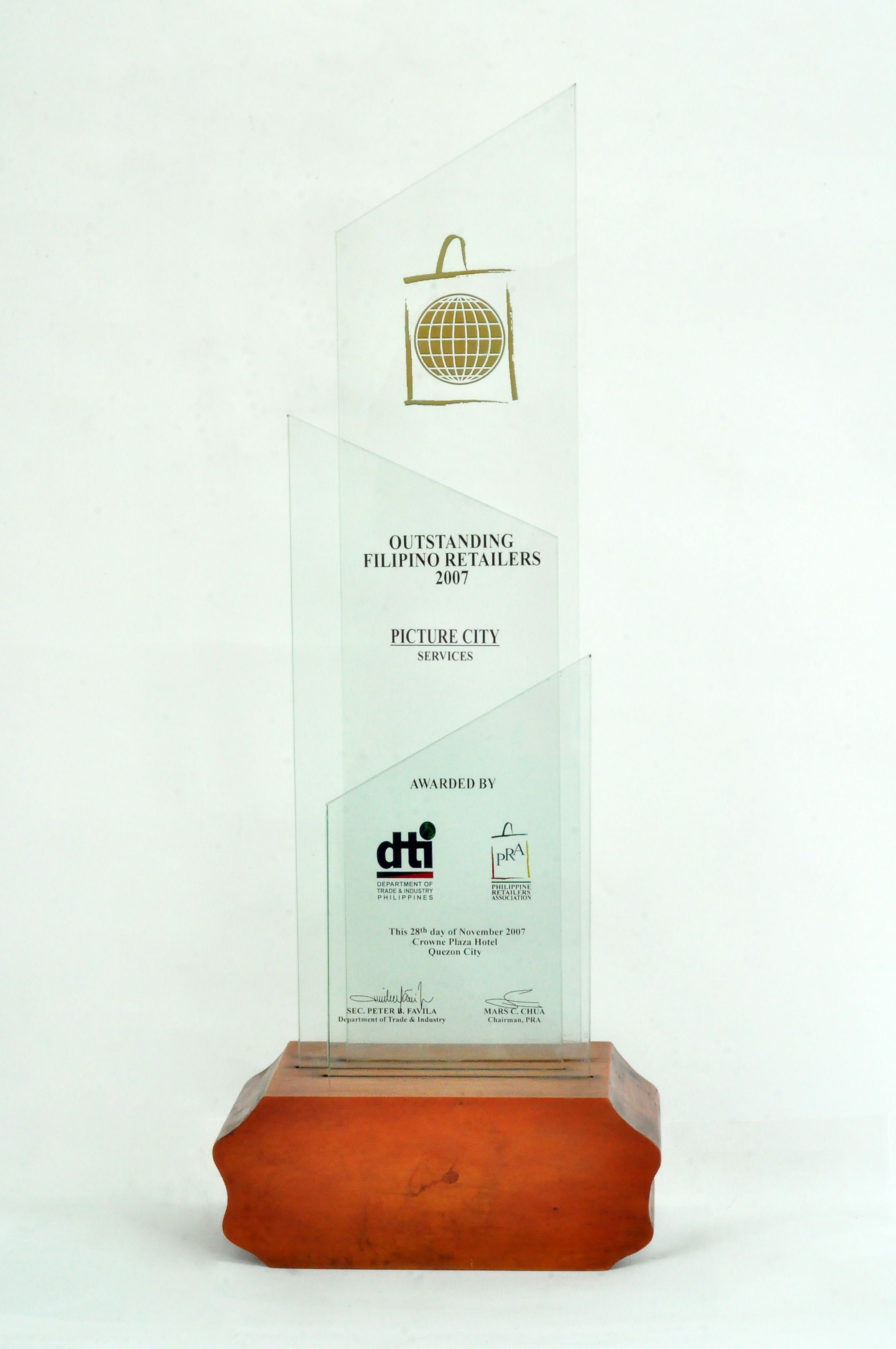 Outstanding Filipino Retailers: Services 2007